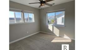 Gorgeous 3 Bed / 2.5 Bath Townhome in the heart of Talent, OR Gallery 19