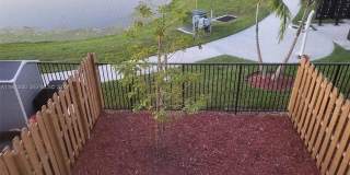 453 NE 13th St Gallery 17