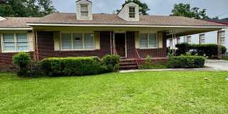 4 Bed 2 Bath Brick House Gallery 1