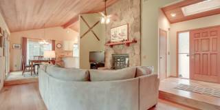 3 Bedroom 2 Bath Fully Furnished - Sunriver Oregon Gallery 9