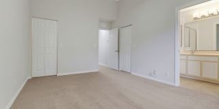 2 bedroom 2.5 bathroom Townhome in Cypress Landing Gallery 18