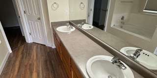 Beautiful Home in Windsor! Gallery 7