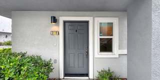 SD: Bright 2BD/2.5BA Townhome in Point Loma with Fireplace, Private Balcony & Tandem Garage Gallery 26