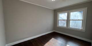 Spacious 2BR + Den with Huge Deck & Hardwood Floors Gallery 11