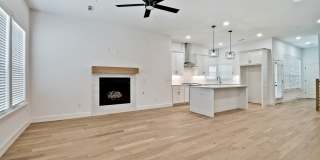 502 W Persimmon St Gallery 4