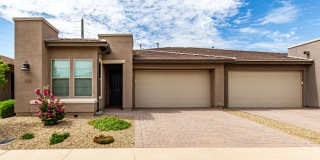Luxury 2BR + Den Townhome in Amenity-Packed Community - Encanterra Gallery 32