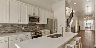 Beautiful Tri-level Tempe Townhouse with 3 beds & 3 baths! Gallery 1