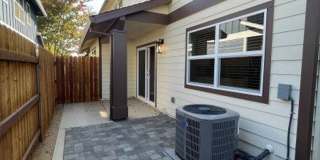 Tahoe Park 2 Bedroom Near UC Davis Med Center Gallery 5