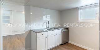 233 W 400 N Gallery 6
