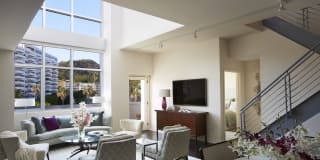 The Avenue Hollywood Gallery 1