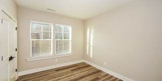 3-Bedroom, 2.5 Bath Townhome for Rent in Mooresville, NC | Attached 2-Car Garage & Modern Kitchen Gallery 13
