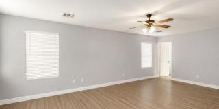 9124 W Elm Street Gallery 12