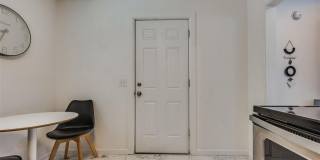 217 E Daws Street Gallery 13