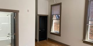 217 E Grace St Gallery 10