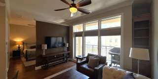 230 S Tryon - T.R. Lawing Realty Property Gallery 8