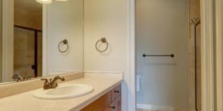 Stunning Mediterranean Oasis Minutes from Downtown Bellevue w/Lake Views! Gallery 16