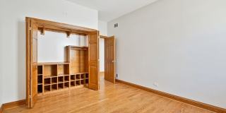 4544 N Western Avenue Gallery 21