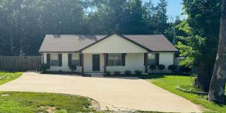 3 Bed, 2 bath home with fenced yard in N Lebanon! Gallery 1