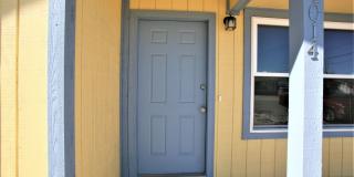 Beautifully updated 1 bedroom apartment within walking distance to the beach! Gallery 5