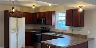 Spacious 2 Bed, 2.5 Bath Townhome in Peaceful Southwest Bloomington Gallery 5