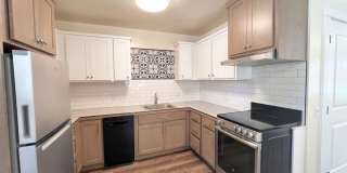 CHECK OUT THIS COZY STUDIO APARTMENT NEAR DOWNTOWN SISTERS! Gallery 1