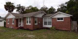 Charming Three Bedroom Home- Newly remodled Kitchen Gallery 1