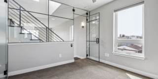 Modern Sunnyside Townhome with Rooftop Deck & Skyline Views Gallery 14