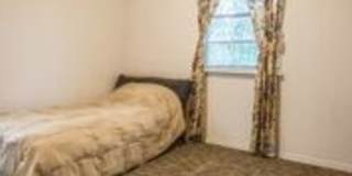 214 E 4th St Gallery 14