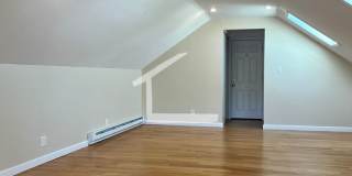 Gigantic 3 bed duplex unit in Oak Square Gallery 28