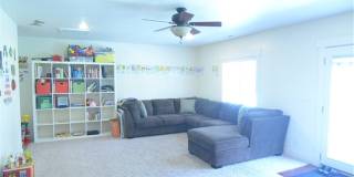 MUST SEE! Beautiful 4 Bedroom/3 Bathroom Home--Near BYU and Peaks Ice Arena Gallery 12