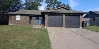 111 Southeast Coachman Drive Gallery 1