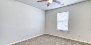 Four bedroom in Stone Lake! Gallery 20
