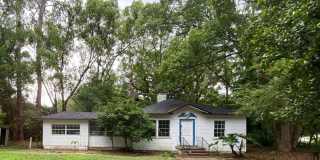 Comfortable 3BR Home Minutes from UF and Midtown Comfortable 3BR Home Minutes from UF and Midtown Gallery 1