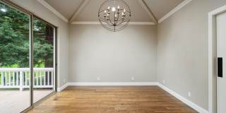 Elegant Los Altos Townhouse Near Redwood Grove & Shoup Park Gallery 11