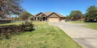 Beautiful Upscale 3BD/3BTH + Office Home on Over an Acre in Choctaw Gallery 9