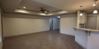 Beautiful 3 Bedroom 2 Bathroom Townhouse in South Tyler! Now offering 1/2 OFF FIRST FULL MONTHS RENT! Gallery 5