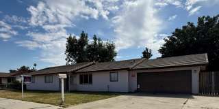 ** MOVE IN SPECIAL HALF OFF FIRST MONTHS RENT! **3 Bedroom Home in Arvin! Gallery 1