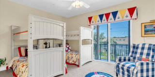 300 CAPRI Boulevard Gallery 21