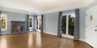 126 N Sycamore Ave Gallery 3