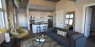 3833 N Broadway Gallery 25