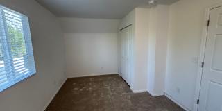 Fully Renovated 3 Bed 2.5 Bath Townhome w/ 1 Car Garage & Yard! Gallery 38
