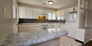 1134-1138 N Akron St Gallery 17