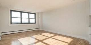 1410 Columbia Gallery 7