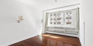 63 E 9th St Gallery 4