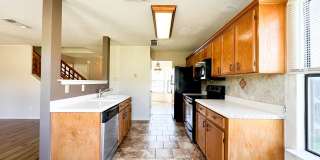Available NOW!!!! Gorgeous 2 story, 3 bedroom, 2.5 bath, 2 car garage home with garage door opener and laundry room is perfect for you! Conveniently located near Fort Hood, schools, parks and shopping. Kitchen is upgraded with flat top stove, black applia Gallery 17