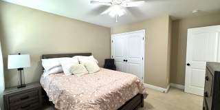 Minutes to the Beach! Conveniently located between Jacksonville & Wilmington Gallery 25