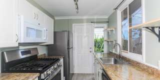 2 Bedroom, 1 Bathroom, 2 Parking Home with Solar Panels + A/C! Gallery 11