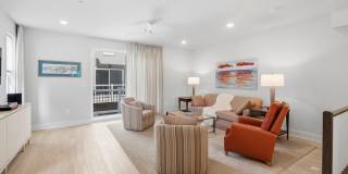 100 GLASS Lane Gallery 12