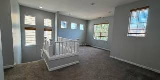 Spacious 4-Bed Home with Loft & Covered Patio in North Creek Gallery 15