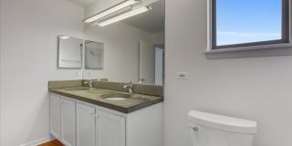 4530 S Woodlawn Ave Gallery 10